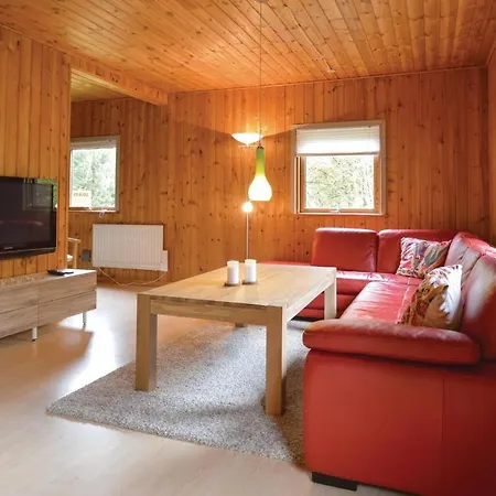 Three-bedroom Holiday In Casa vacanze